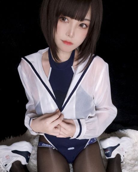 日本挤奶人喷奶水的视频_高清高清视频播放