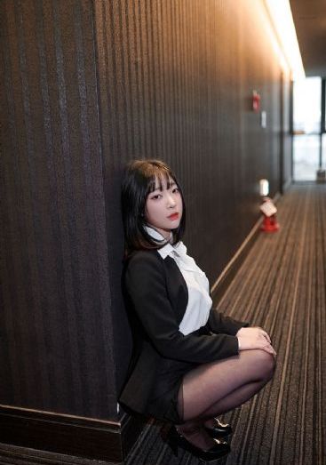 a卐中国少妇裸体pics_剧情片高清完整版