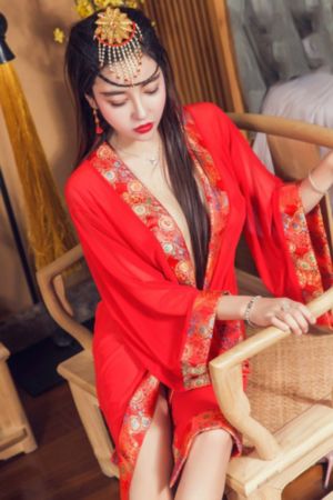 大尺度出轨在线播放_4K电影在线看