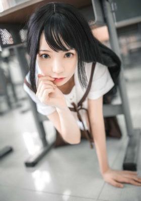 妖精视频漂亮的取精师_英文版字幕